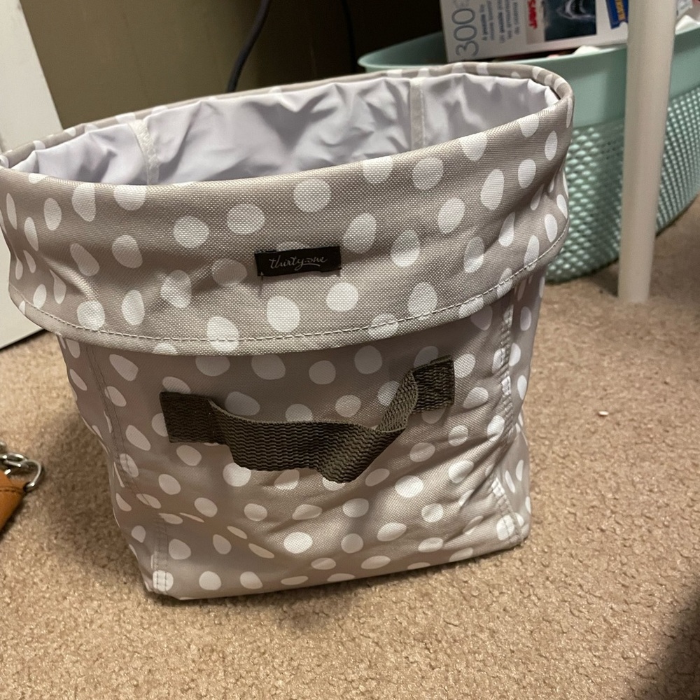 Thirty one bin
